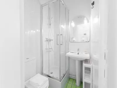 Salle de bains dans l'établissement Charming studio in the Marais - Mobility lease