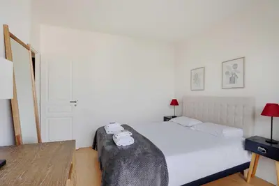 Un ou plusieurs lits dans un hébergement de l'établissement 1BDR quiet with Terrace - Pont de Neuilly - BAIL MOBILITE