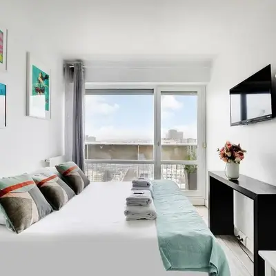 Bright studio with balcony - 2P- Eiffel Tower view
