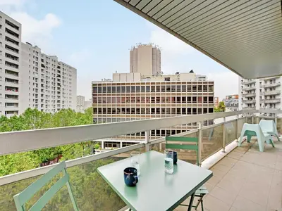 Balcon ou terrasse dans l'établissement Elegant apt private balcony 2BD 6P - Levallois