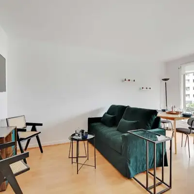 Elegant apt private balcony 2BD 6P - Levallois