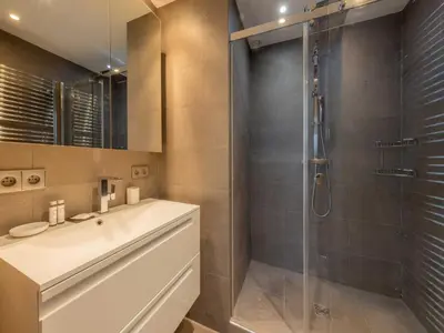Salle de bains dans l'établissement Appt COSY - Saint-Germain-des-Prés - Mobility lease