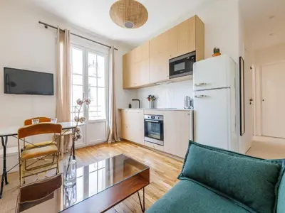 Cuisine ou kitchenette dans l'établissement Charming apartment near Bois de Vincennes - 1BDR 2P