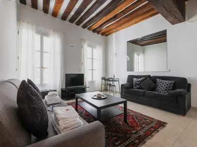 Coin salon dans l'établissement Comfortable studio for 2P - Quartier Latin