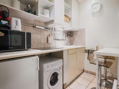 Cuisine ou kitchenette dans l'établissement Comfortable studio for 2P - Quartier Latin