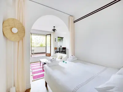 Un ou plusieurs lits dans un hébergement de l'établissement Beautiful apartment La Muette Passy Terrace - MOBILITY LEASE