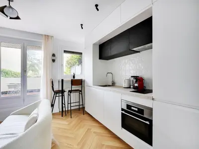 Cuisine ou kitchenette dans l'établissement Beautiful apartment La Muette Passy Terrace - MOBILITY LEASE