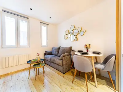 Coin salon dans l'établissement Charming flat -1BDR 2P- Batignolles
