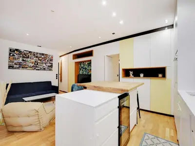 Cuisine ou kitchenette dans l'établissement Flat with terrace 3 BDR 6P Neuilly Seine