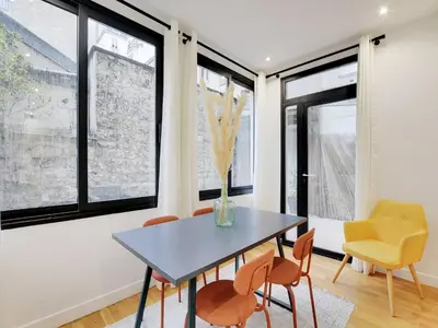 Coin salon dans l'établissement Flat with terrace 3 BDR 6P Neuilly Seine