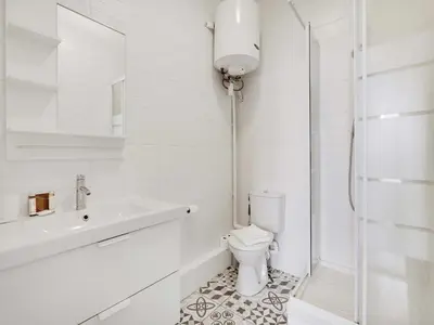 Salle de bains dans l'établissement Spacious Studio - 2P - Levallois-Perret