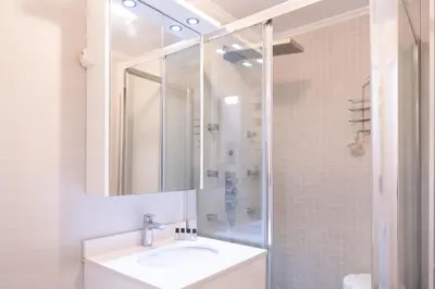 Salle de bains dans l'établissement T3 apartment in the heart of La Villette