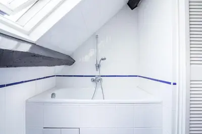 Salle de bains dans l'établissement Hotel des Arts - Cite Bergere