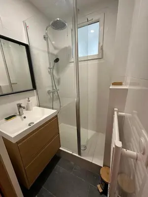 Salle de bains dans l'établissement Apartment - 2 rooms - Malakoff