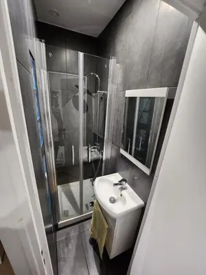 Salle de bains dans l'établissement Confortable studio, jolie terrasse a 350 m de Paris