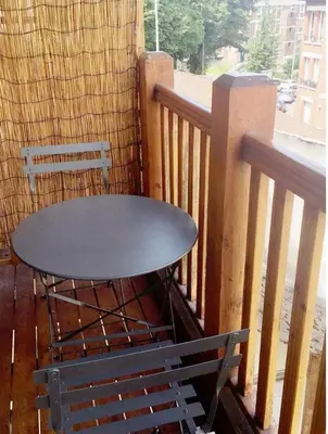 Balcon ou terrasse dans l'établissement Confortable studio, jolie terrasse a 350 m de Paris