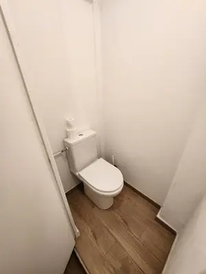 Salle de bains dans l'établissement Confortable studio, jolie terrasse a 350 m de Paris