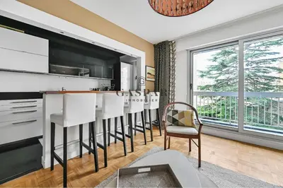 Cuisine ou kitchenette dans l'établissement Gaspar- 2 Rooms with Balcony- Metro Marcel Sembat