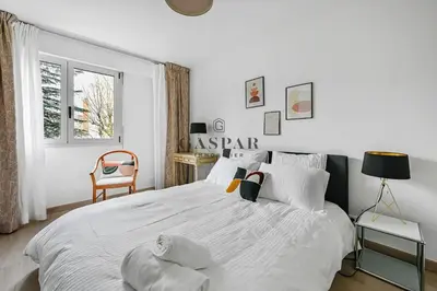 Un ou plusieurs lits dans un hébergement de l'établissement Gaspar- 2 Rooms with Balcony- Metro Marcel Sembat