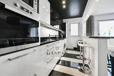 Cuisine ou kitchenette dans l'établissement Gaspar- 2 Rooms with Balcony- Metro Marcel Sembat