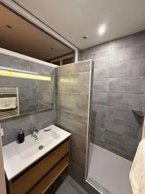 Salle de bains dans l'établissement Studio moderne proche Parc des Expos et Metro L12