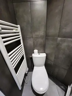Salle de bains dans l'établissement Agréable et vaste Studio à 350 M de Paris