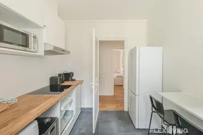 Cuisine ou kitchenette dans l'établissement Flexliving - whole house - Hoche