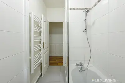 Salle de bains dans l'établissement Flexliving - whole house - Hoche