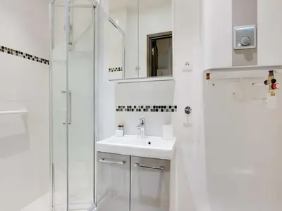 Salle de bains dans l'établissement Fully equipped modern studio -2P- Levallois-Perret