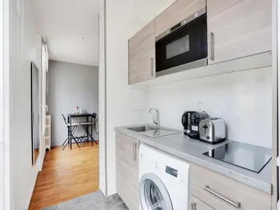 Cuisine ou kitchenette dans l'établissement Fully equipped modern studio -2P- Levallois-Perret