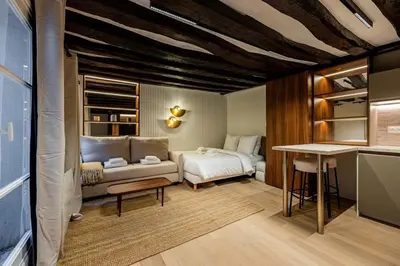 Cuisine ou kitchenette dans l'établissement Studio 2pers # Île St Louis # Bord de Seine