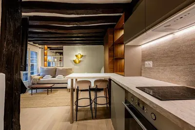Cuisine ou kitchenette dans l'établissement Studio 2pers # Île St Louis # Bord de Seine