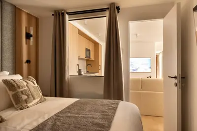 Un ou plusieurs lits dans un hébergement de l'établissement Elegant flat - 3BR-8P- Canal Saint-Martin