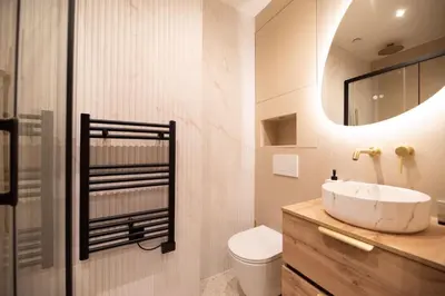 Salle de bains dans l'établissement CIA - Rue de l'Étoile Haven, 4P