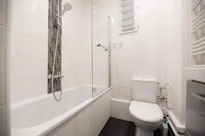 Salle de bains dans l'établissement CIA - Trocadéro, cosy & cute flat