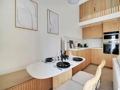 Cuisine ou kitchenette dans l'établissement Sublim Apartement Center of Paris Montmartre