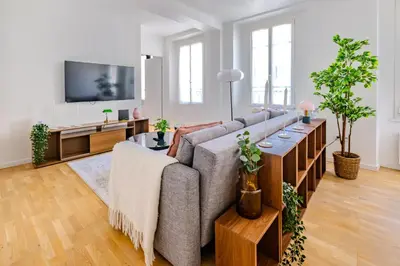 Télévision ou salle de divertissement dans l'établissement Cosy Apt 6 Guests for Family