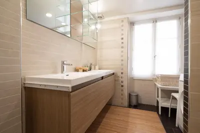 Salle de bains dans l'établissement CIA - Réaumur Étienne Marcel 8P