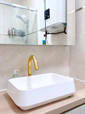 Salle de bains dans l'établissement 5 People Apt Centre Paris 3em in Meslay Marais