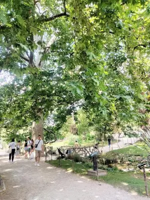 Clients de l'établissement Batignolles chic 75 m2