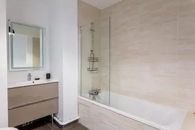 Salle de bains dans l'établissement Saint-Ouen - Simone Veil 1bdr by B'Your Home