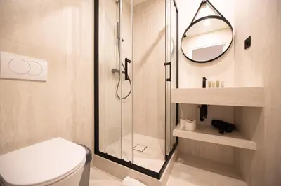 Salle de bains dans l'établissement CIA - Nation - Lovely Parisian Escape