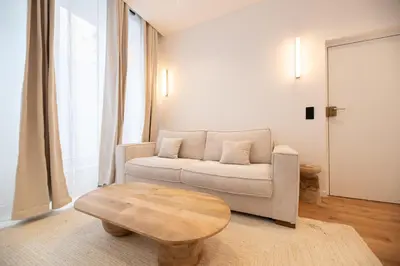 Coin salon dans l'établissement CIA - Nation - Lovely Parisian Escape