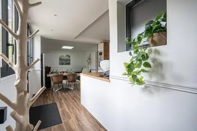 Cuisine ou kitchenette dans l'établissement Charming house with a hot tub