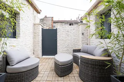 Coin salon dans l'établissement Charming house with a hot tub
