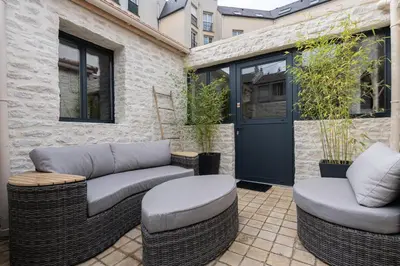 Coin salon dans l'établissement Charming house with a hot tub