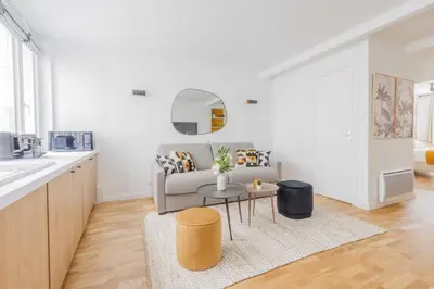 Cuisine ou kitchenette dans l'établissement Suite-appartement 4stars pour 6 à 10 min du Marais