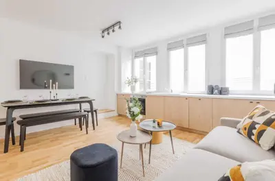Télévision ou salle de divertissement dans l'établissement Suite-appartement 4stars pour 6 à 10 min du Marais