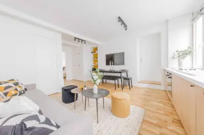Télévision ou salle de divertissement dans l'établissement Suite-appartement 4stars pour 6 à 10 min du Marais