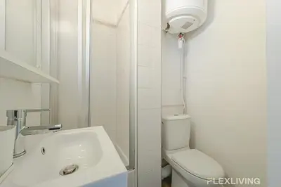 Salle de bains dans l'établissement Flexliving - studio - Boulangers